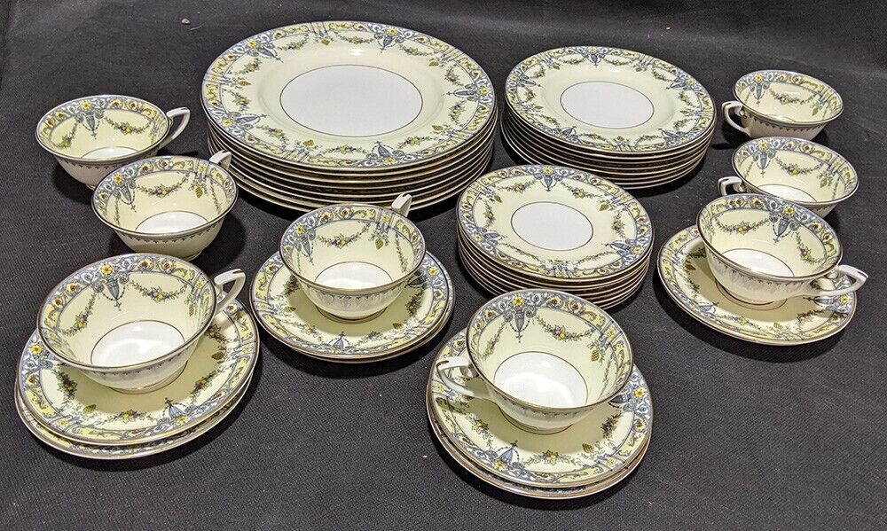 ROYAL WORCESTER Bone China 5 Piece Dinnerware Set For 8 - Marquis Pattern