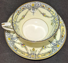 Load image into Gallery viewer, ROYAL WORCESTER Bone China 5 Piece Dinnerware Set For 8 - Marquis Pattern
