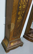 Load image into Gallery viewer, Marble Topped Pedestal with Inlay Detail
