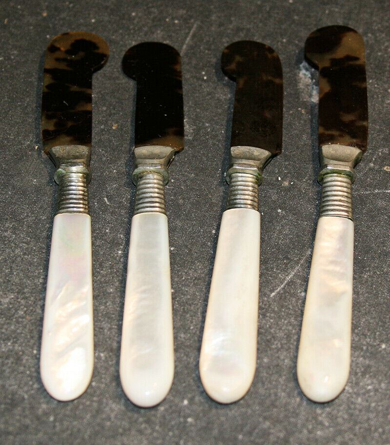 Set of 4 Unique Mother of Pearl & Shell Blade Caviar Knives