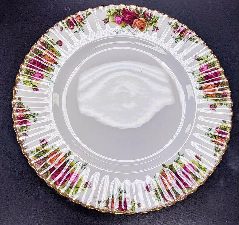 Old Country Roses - Royal Albert Bone China - Salad / Luncheon Plate - 8 1/4
