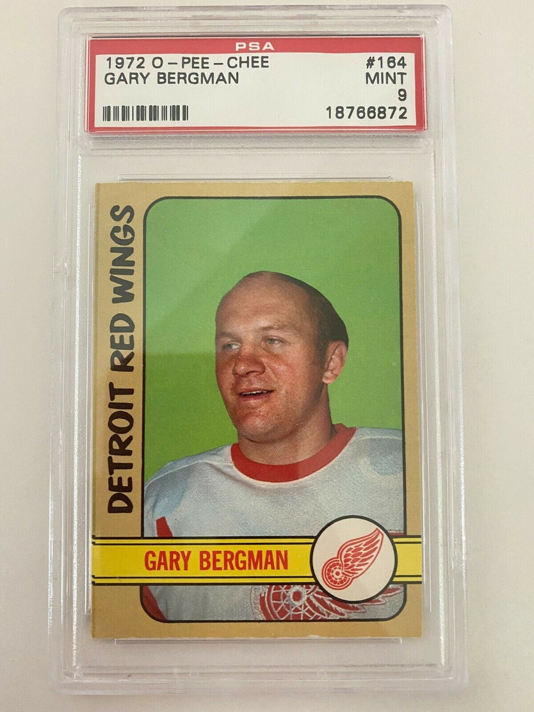 PSA Graded Mint 9  1972 O-pee-chee Gary Bergman Hockey Card #164