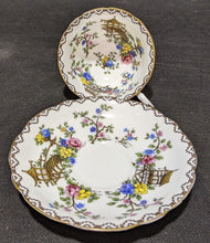 Load image into Gallery viewer, Aynsley Bone China Tea Cup &amp; Saucer Set -- Pagoda - A3953
