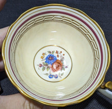 Load image into Gallery viewer, Aynsley Bone China Tea Cup &amp; Saucer Set -- Hawthorne - 7486
