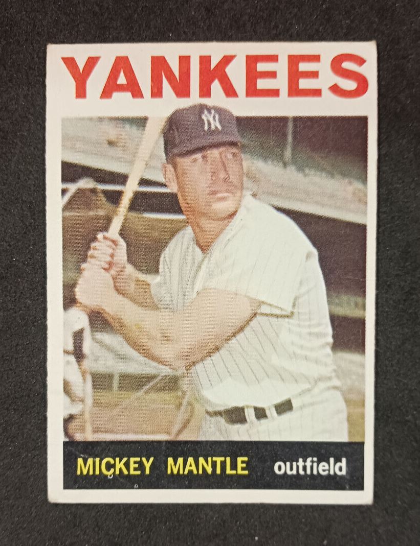 1964 Topps Yankees Mickey Mantle Outfield #50