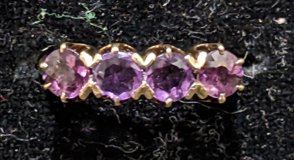 10 Kt Yellow Gold 4 Claw Set Amethyst Stone Ring - Size 6.75