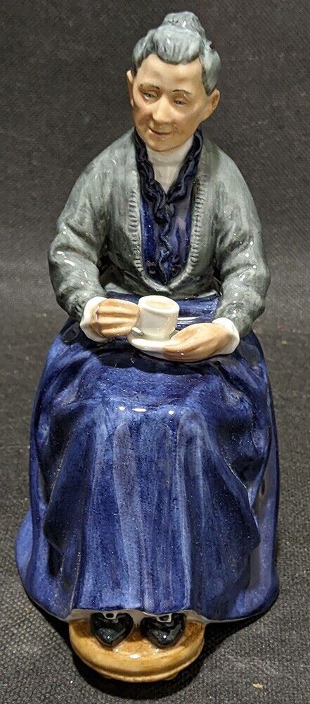 ROYAL DOULTON Bone China Figurine - The Cup Of Tea - HN2322