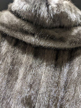 Load image into Gallery viewer, Beautiful Vintage American Legend Blue Iris Mink Fur 3/4 Length Jacket
