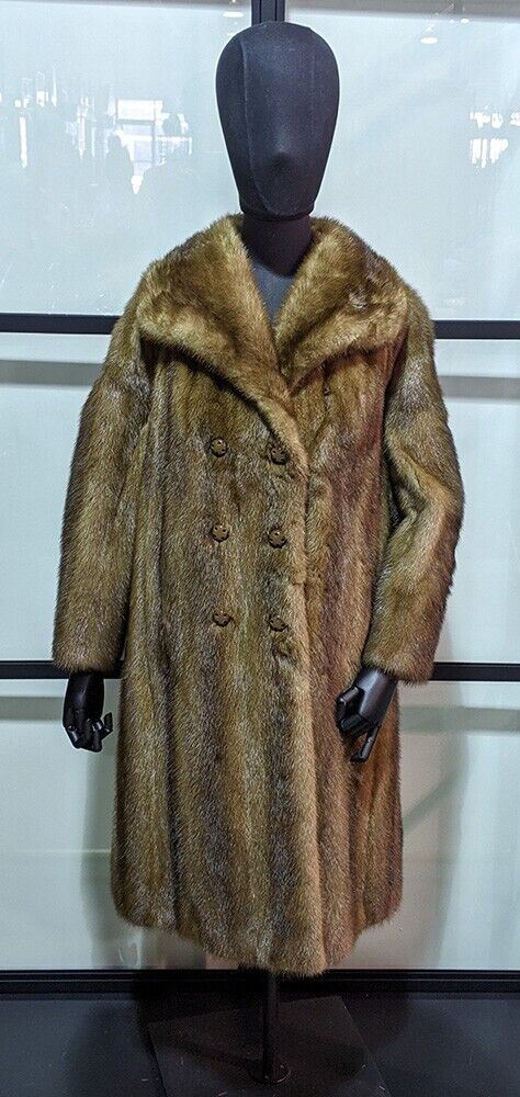 Beautiful Brown 3/4 Length Fur Jacket, Detailed Lining, Button Front