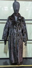 Load image into Gallery viewer, Full Length Women&#39;s Vintage Fur Jacket - With Pockets - Dark Brown
