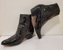 Load image into Gallery viewer, Mens Vintage Patent Leather Heeled Boots
