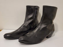 Load image into Gallery viewer, Black Leather Men&#39;s Boots Heeled

