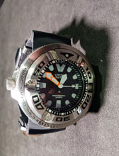 Load image into Gallery viewer, Citizen Eco-Drive Professional Diver&#39;s Watch 300M 5N0305
