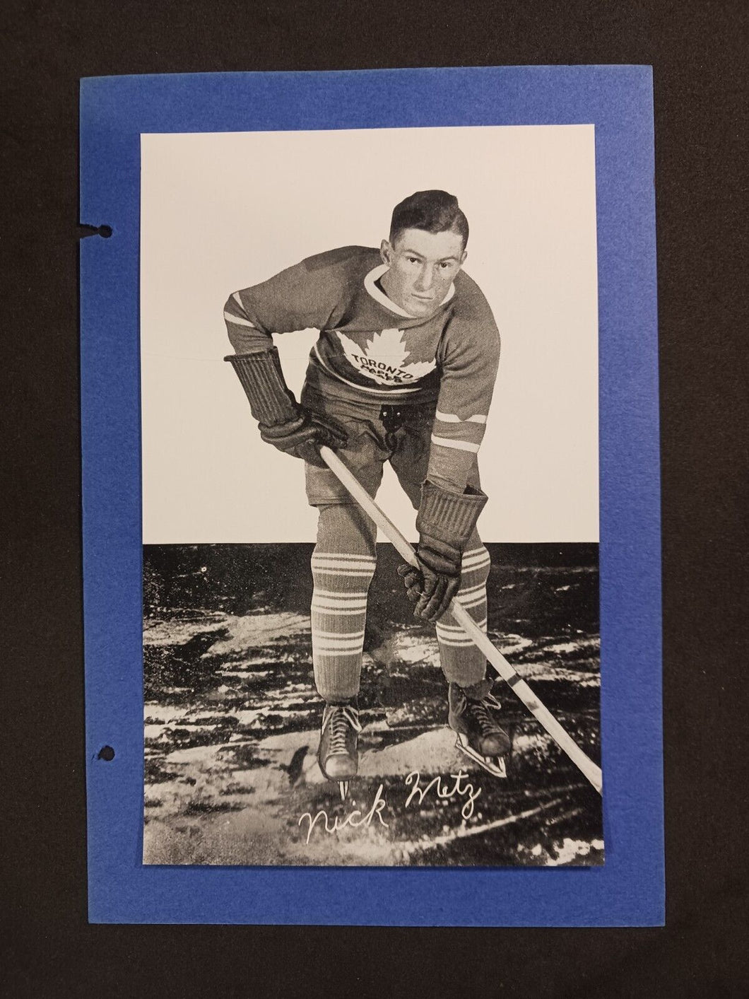 1934-43 Group I Nick Metz Toronto Maple Leafs Beehive
