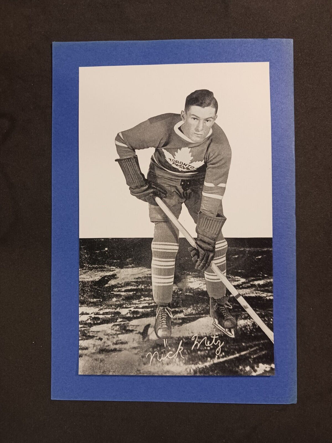 1934-43 Group I Nick Metz Toronto Maple Leafs Beehive (B)