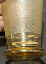 Load image into Gallery viewer, 1970&#39;s Gold Trim &amp; Swirls Water / Juice Glass
