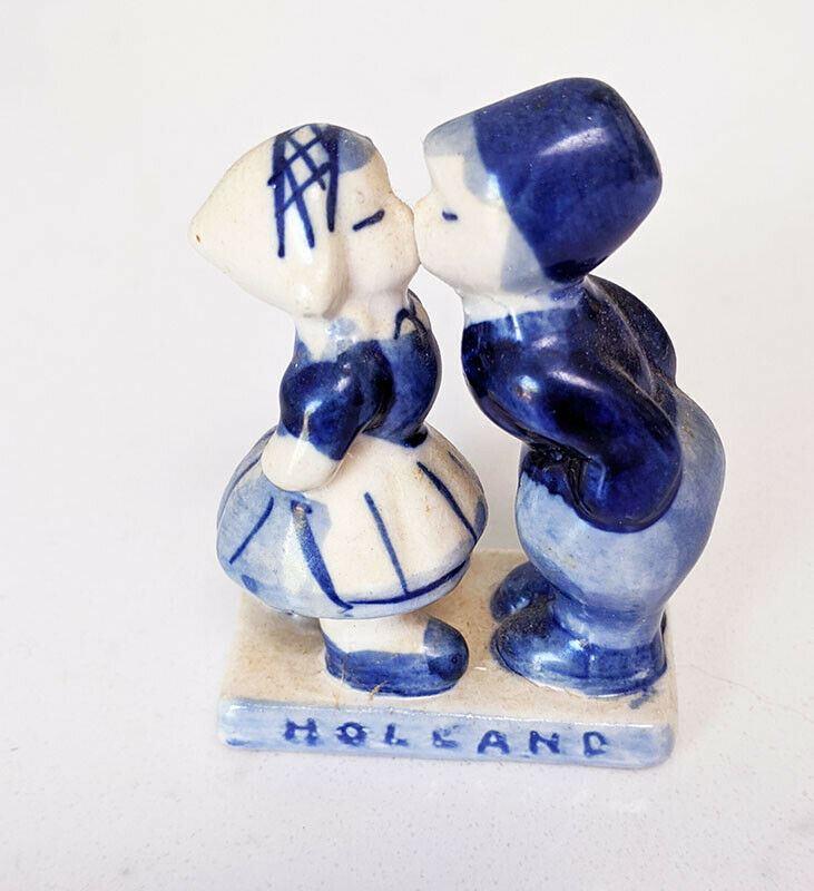 Vintage Hand Painted Delft Figurine - Boy & Girl Kissing - Holland Blue 9810065