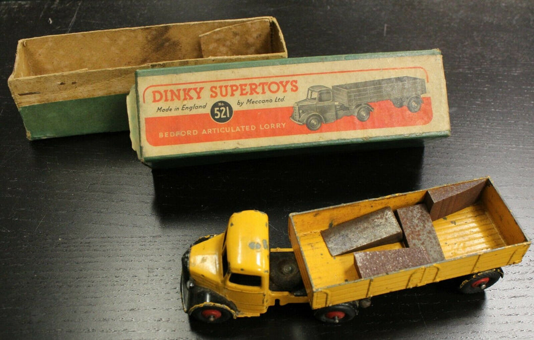 Dinky Supertoys 521 Bedford Articulated Lorry by Meccano LTD. in Vintage Box
