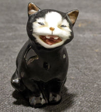 Load image into Gallery viewer, ROYAL DOULTON Fine Bone China Cat Figurine - &quot;Lucky&quot; - K12
