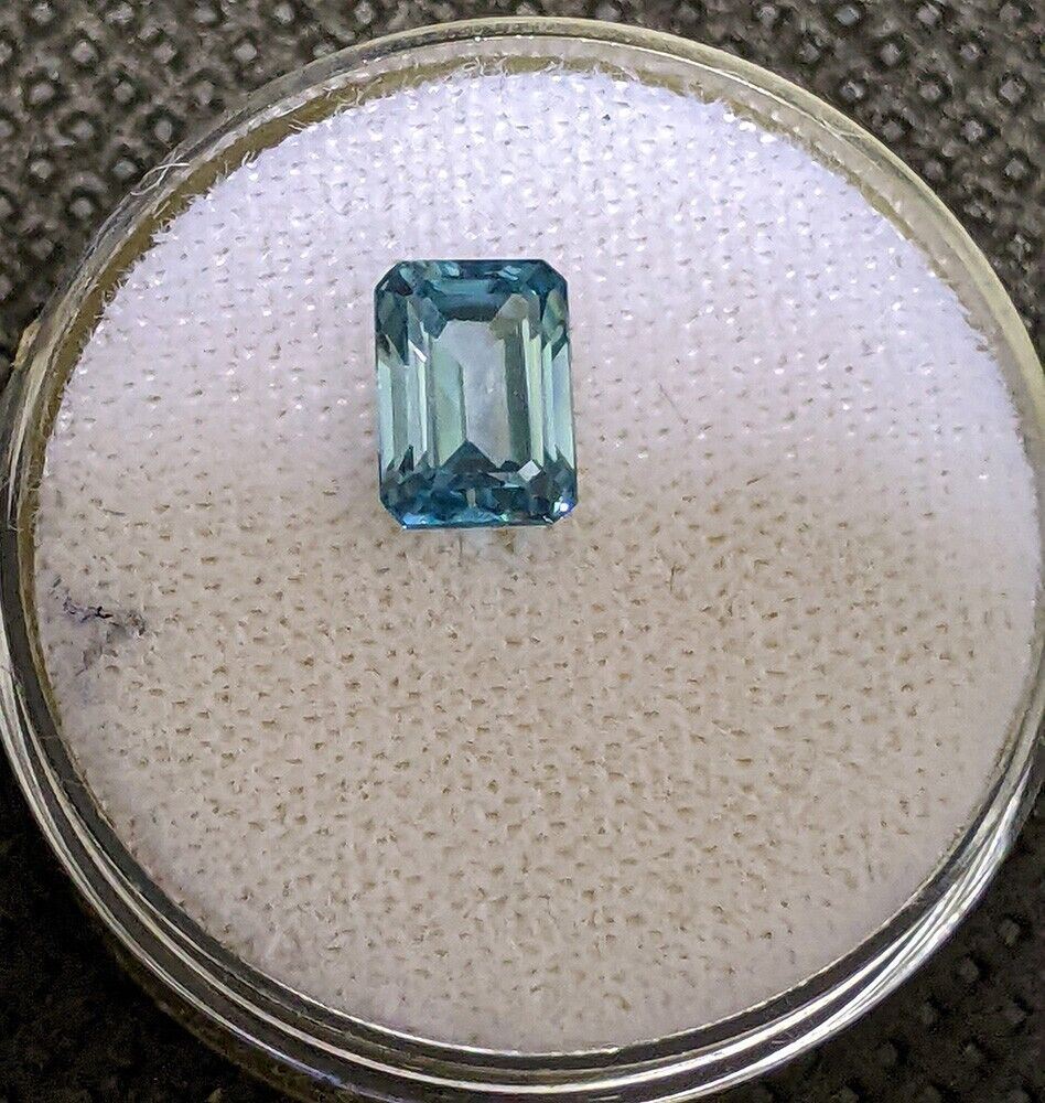 Loose Emerald Cut Aquamarine Gemstone - 7 x 5 mm