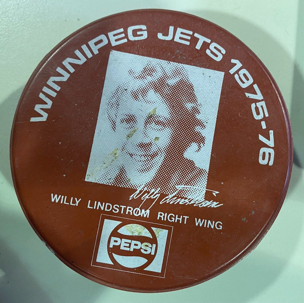 1975-76 Pepsi Biltrite Winnipeg Jets Puck Willy Lindstrom Right Wing