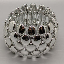 Load image into Gallery viewer, Wide Stretchy Silver Toned Mirrored Oval Design Bracelet
