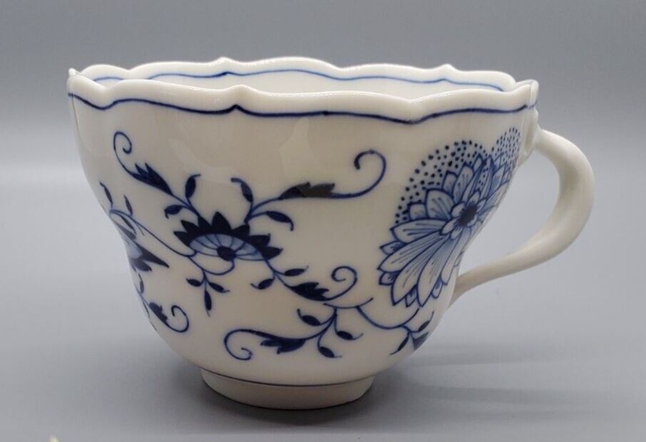 Vintage Meissen Blue Onion Tea Cup - Twig Handle