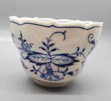 Load image into Gallery viewer, Vintage Meissen Blue Onion Tea Cup - Twig Handle
