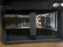 Load image into Gallery viewer, Gucci Guilty Travel Case of Shower Gel with tag
