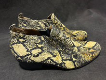 Load image into Gallery viewer, Giorgio Brutini Men Snakeskin Shoes Size 11
