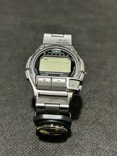 Load image into Gallery viewer, Vintage Casio Illuminator Data Bank 3D with a navigator
