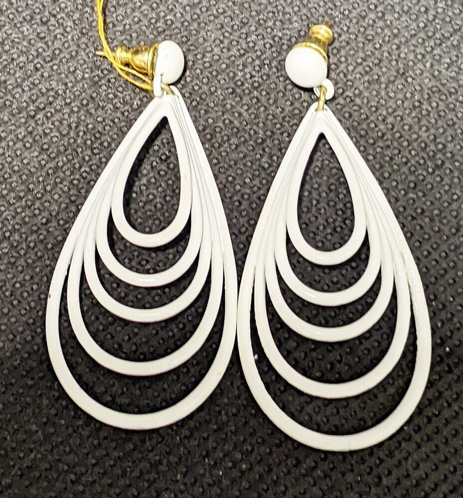 1970's White Multi Pear Shaped Dangle Stud Earrings