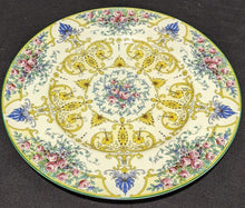 Load image into Gallery viewer, 4 x ROYAL WORCESTER Bone China Dinner Plates - Z816 Pattern - Heavy Detail
