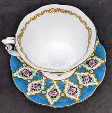 Load image into Gallery viewer, ROYAL ALBERT Bone China Tea Cup &amp; Saucer -- Royal Series - Kenilworth
