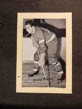 Load image into Gallery viewer, 1934-43 Group I Jimmy Orlando Detroit Red Wings Beehive
