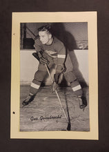 Load image into Gallery viewer, 1934-43 Group I 1934-43 Group I Gus Giesebrecht Detroit RED WINGS Beehive
