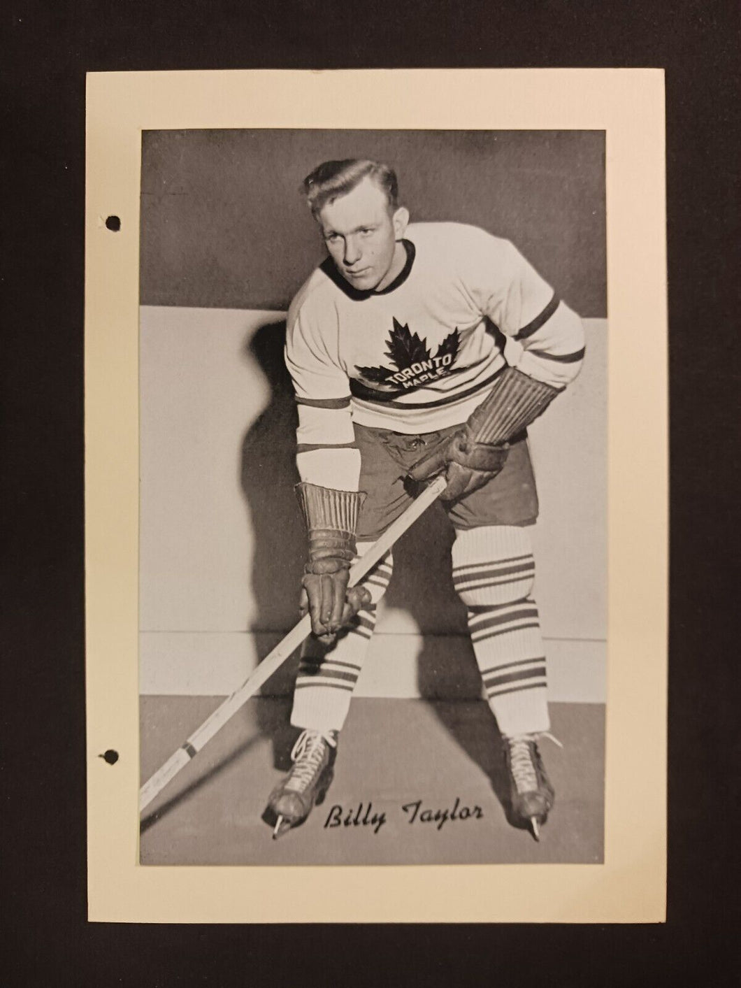 1934-43 Group I Billy Taylor Toronto Maple Leafs Beehive