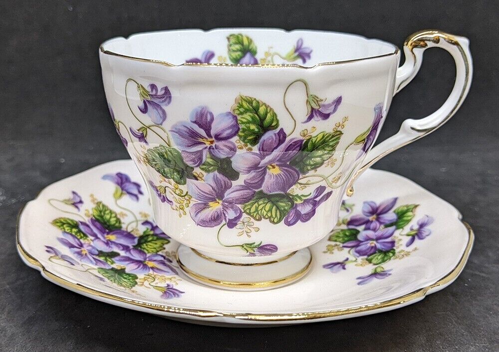 Vintage PARAGON Fine Bone China Tea Cup & Saucer - Violets