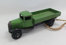 Load image into Gallery viewer, 1940s Wagon (Green), Dinky Toys, Made in England, approx. 4&quot; L
