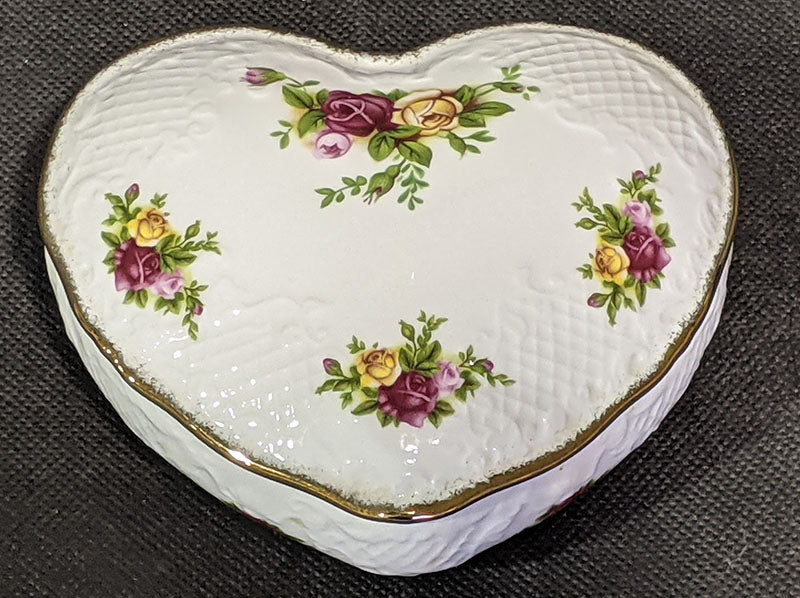 1962 Royal Albert Old Country Roses Heart Shaped Trinket Box