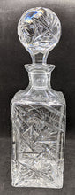 Load image into Gallery viewer, Beautiful Crystal Decanter With Stopper

