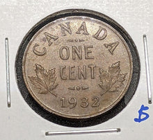 Load image into Gallery viewer, 1932 Canada Small One Cent Penny Coin
