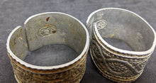 Load image into Gallery viewer, Pair Of Antique Fein Zinn Pewter Napkin Rings
