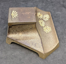 Load image into Gallery viewer, Vintage Metal Geschutzt Inkwell With Daisy Pattern
