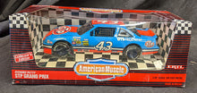 Load image into Gallery viewer, Richard Petty STP #43 Grand Prix 1:18 Diecast American Muscle
