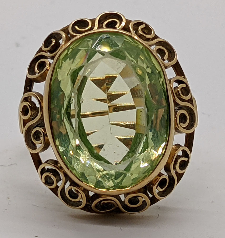 Vintage 14 Kt Yellow Gold Filigree Basket & Green Stone Ring - Size 7.75
