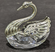 Load image into Gallery viewer, 835 Silver Neck &amp; Hinged Wing Swan Ring Holder

