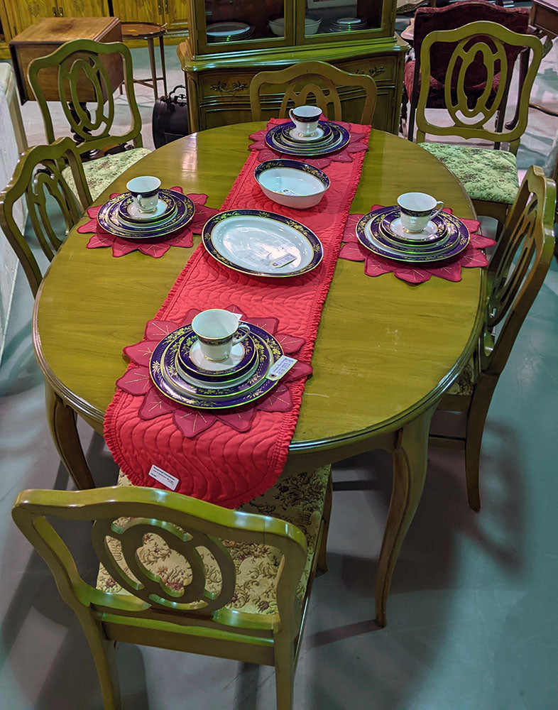 Oval Dining Room Table and 6 Chairs