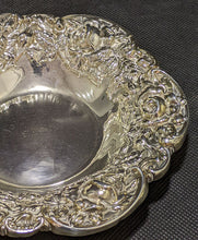 Load image into Gallery viewer, Vintage Sterling Silver Bowl - Wide Figural Rose Border
