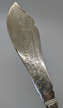 Load image into Gallery viewer, Rogers Silver Plate Unique Decorative Fish Carving &amp; Serving Set
